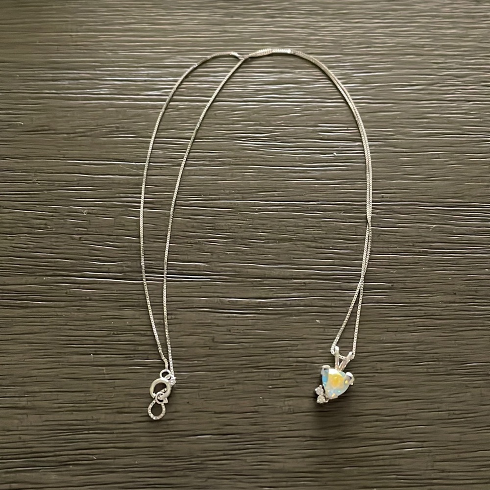 10k white gold pendant new without tag